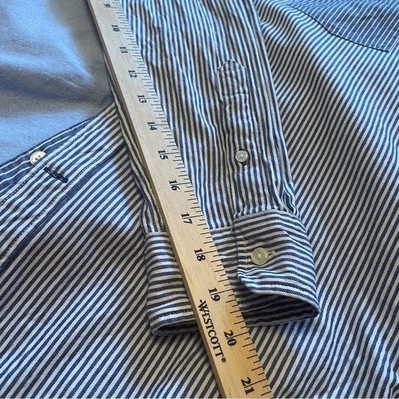 American Eagle Outfitters Mens Classic Fit Button Up Shirt - Size Large - Picture 7 of 9